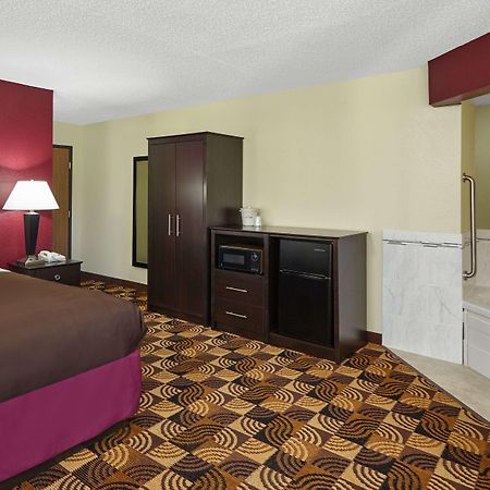 Americinn By Wyndham Elkhorn Near Lake Geneva Екстер'єр фото