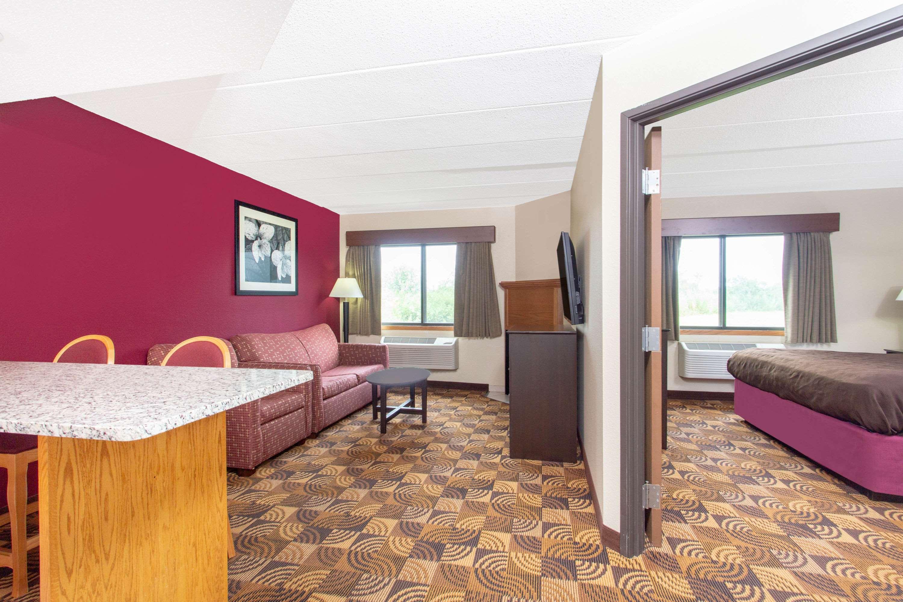 Americinn By Wyndham Elkhorn Near Lake Geneva Екстер'єр фото