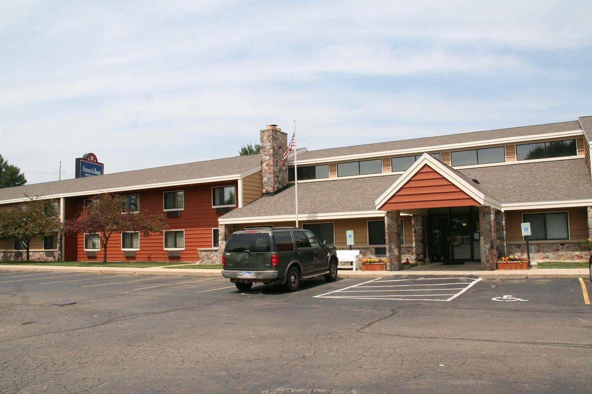 Americinn By Wyndham Elkhorn Near Lake Geneva Екстер'єр фото